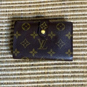 ❤️‍🩹SOLD❤️‍🩹 Authentic Vintage Louis Vuitton Kisslock Wallet